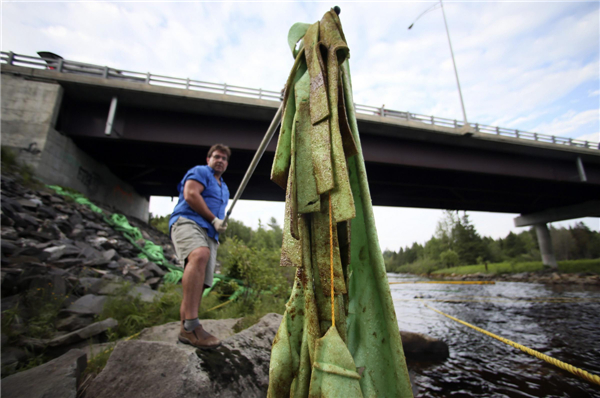 Quebec town grapples with loss after train wreck