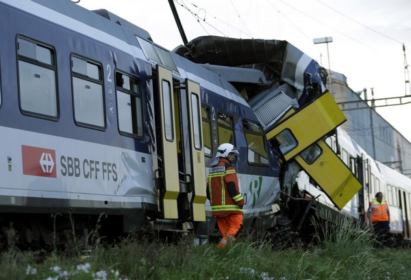 Train collision injures dozens in Switzerland