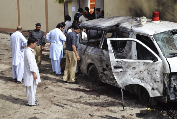 Police officers killed in Pakistan suicide attack