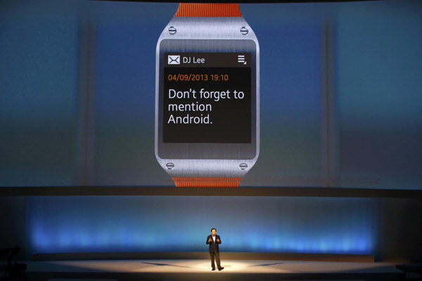 Samsung unveils smartwatch ahead of rival Ap