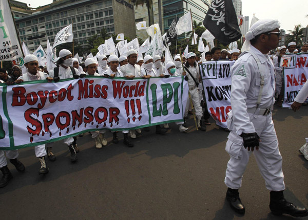 Miss World opens in Indonesia after protests