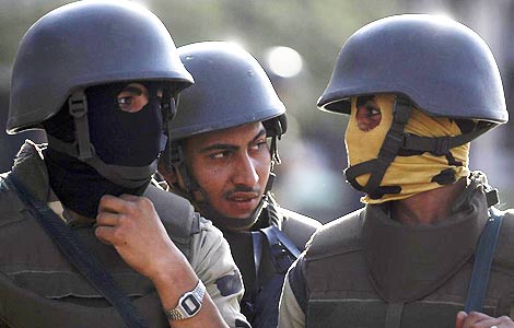 Egypt issues tough warning against anti-army protests