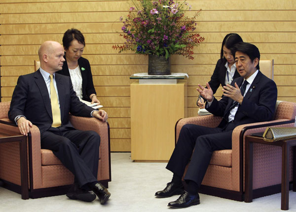 Japan, Britain agree to strengthen security ties