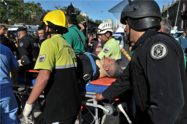 Nearly 100 injured in Buenos Aires train crash