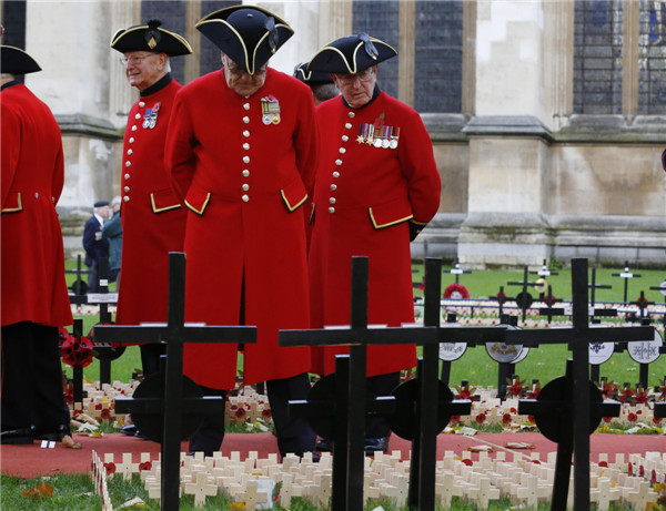 Britain remembers war dead