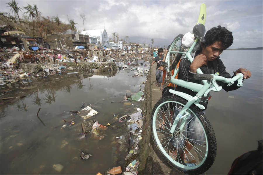 Typhoon Haiyan jolts Philippines