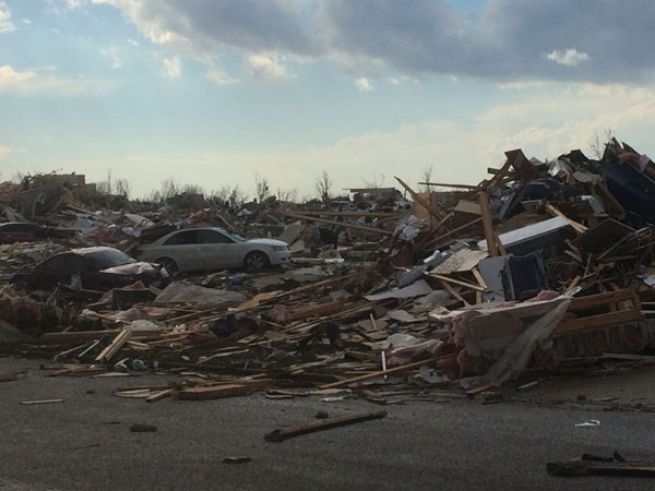 5 dead as tornadoes ravage US Midwest