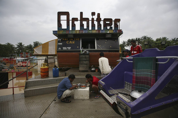 Flood situation on Malaysia's east coast worsens