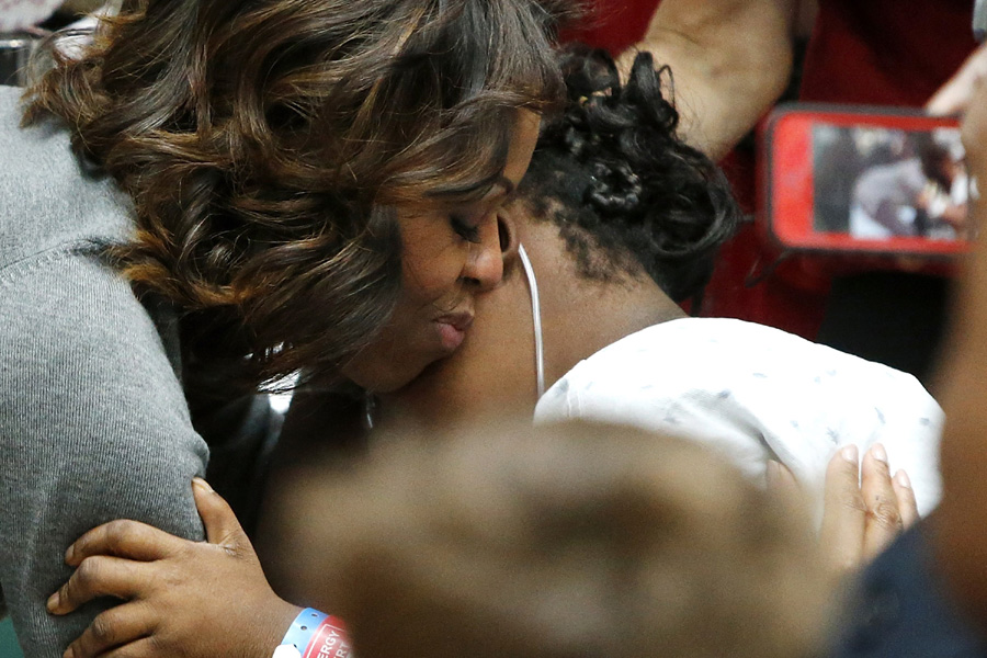 US first lady visits children in medical center