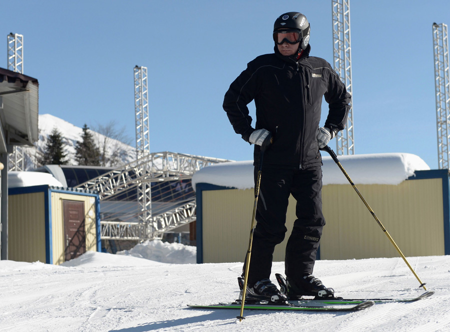 Putin and Medvedev visit ski centre near Sochi