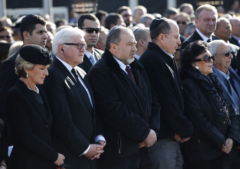 World leaders mourn former Israeli PM Sharon