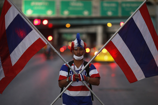 Thai protesters move to shut down Bangkok