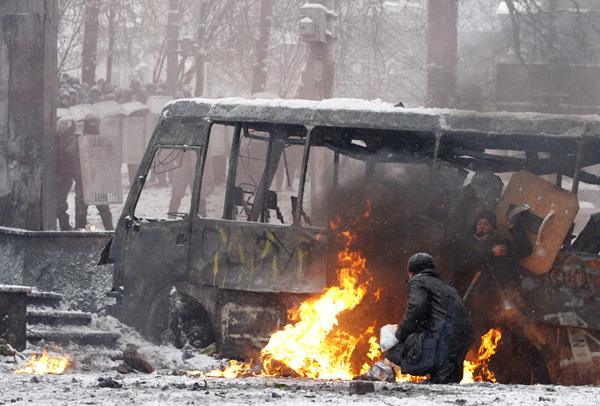 Ukraine takes hard line on protests, 3 killed