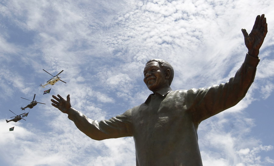 Rabbit in Mandela statue to be removed