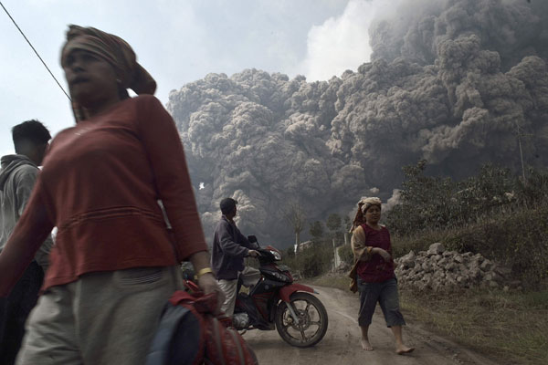 14 killed, 3 injured in Indonesia volcano