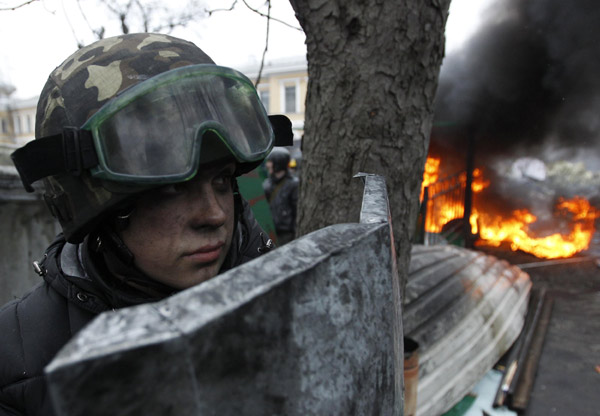 Fresh clashes erupt in Kiev despite truce effort