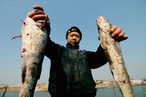 Chinese fishing boat detained off Japan's Nagasaki