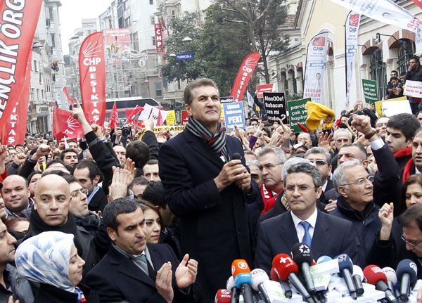 Opposition supporters protest against Turkish PM