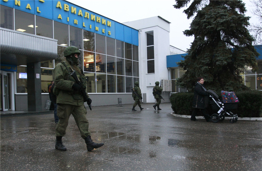 Armed group seizes airport in Ukraine's Crimea