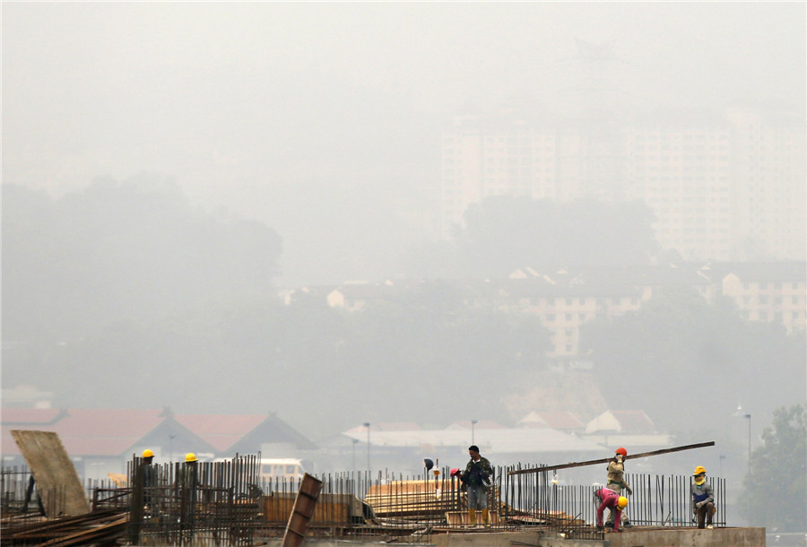 Smog shrouds Kuala Lumpur
