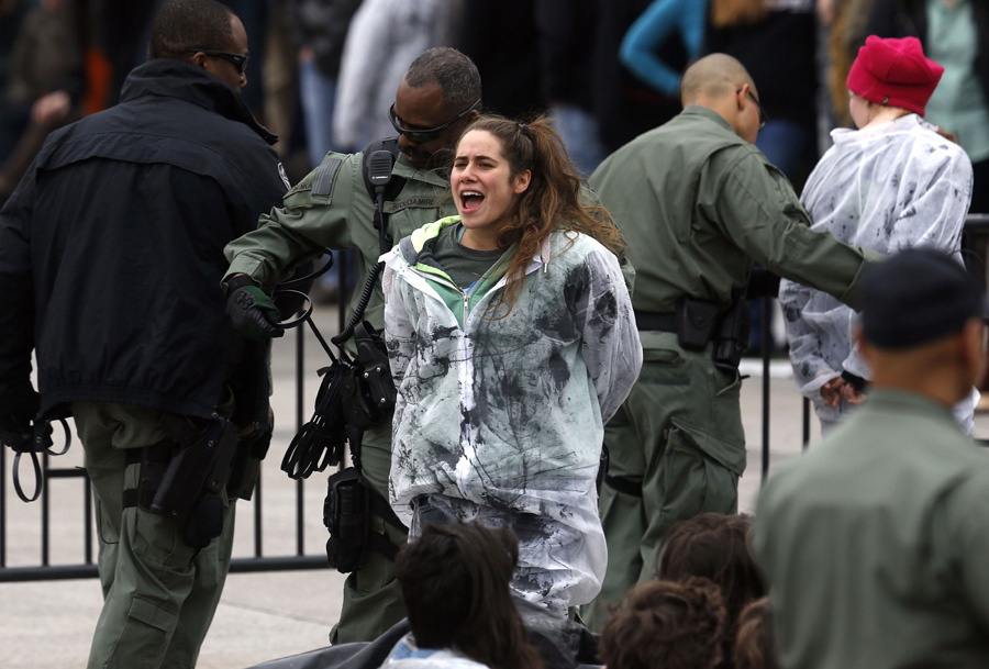 Hundreds of Keystone protesters arrested at White House