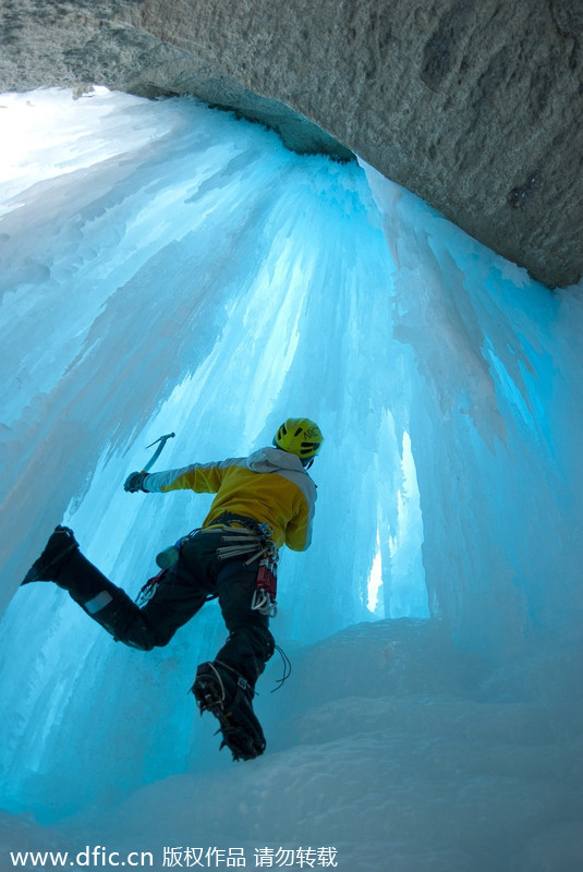 Canadian climber challenges 'Weeping Wall'