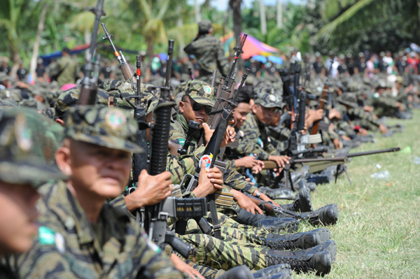 Philippines signs peace deal with Muslim rebels