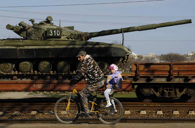 Fears grip village divided by Russia and Ukraine