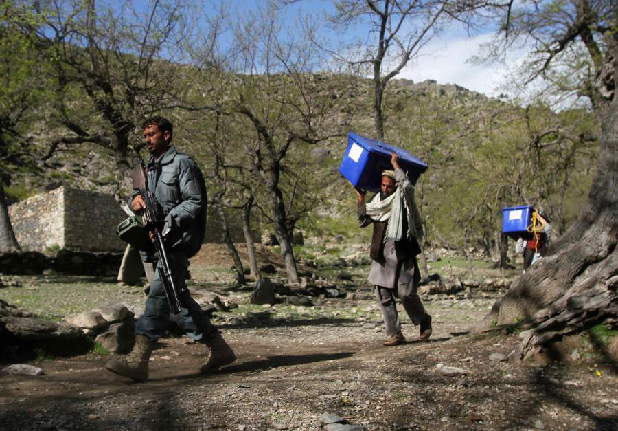 Afghans begin voting in presidential election
