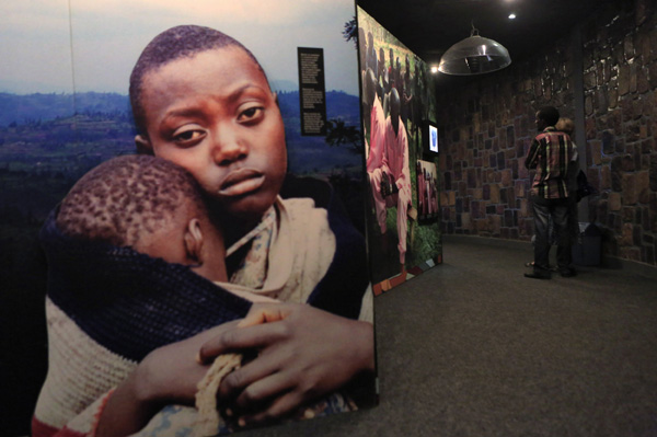 Rwandans told 'never again'