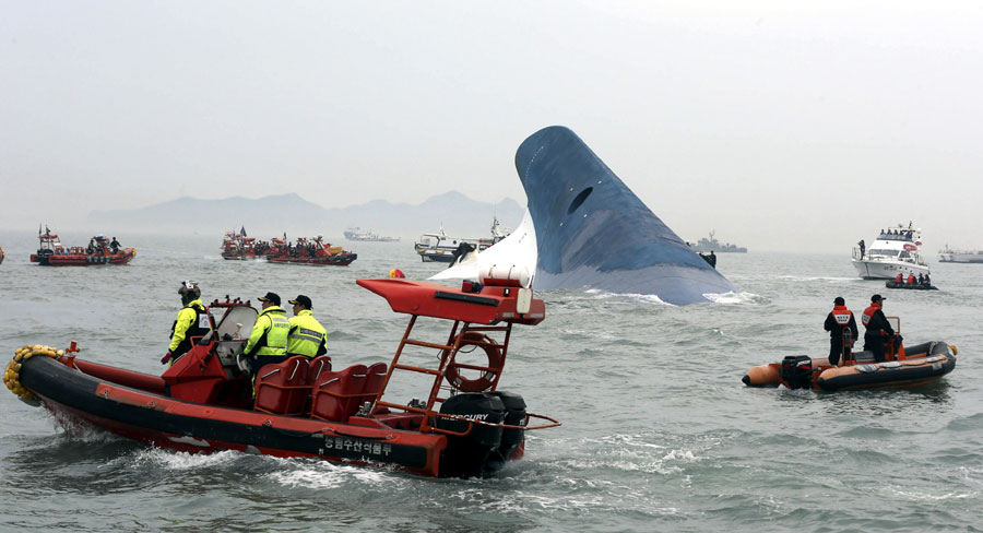 Ferry sinking off S Korea