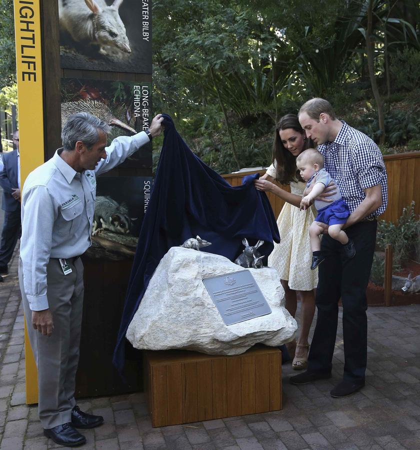 William, Kate and George tour Sydney's Taronga Zoo
