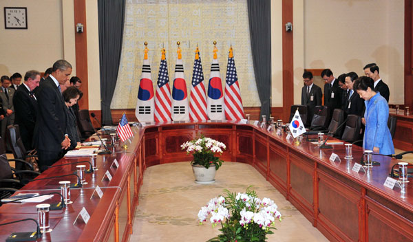 Obama, Park urge DPRK to stop further threats