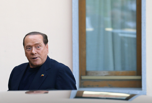 Berlusconi starts community service