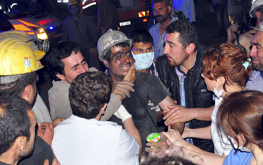 Turkish mine explosion death toll tops 200