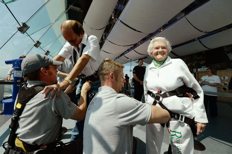 'Daring Doris' celebrates 100th birthday by abseiling