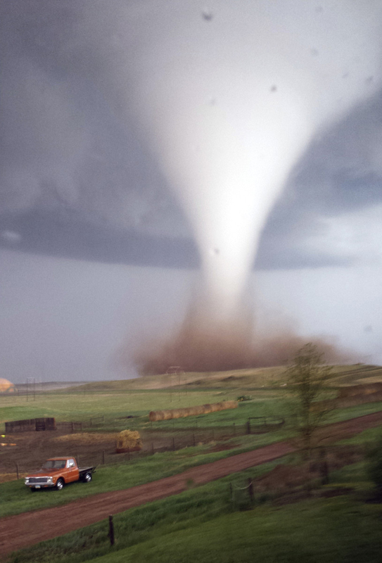 Tornado roars through oil workers camp in North Dakota