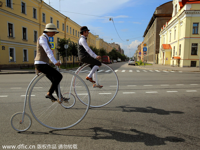 Treat yourself with vintage at St. Petersburg Tweed Run