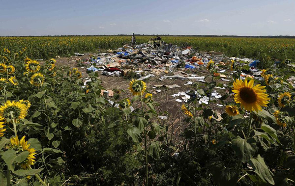 Fighting intensifies near MH17 crash site