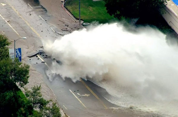 Broken water main floods UCLA