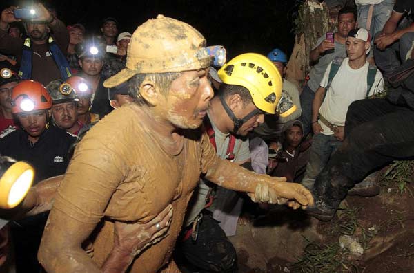 22 miners rescued from Nicaragua gold mine after landslide