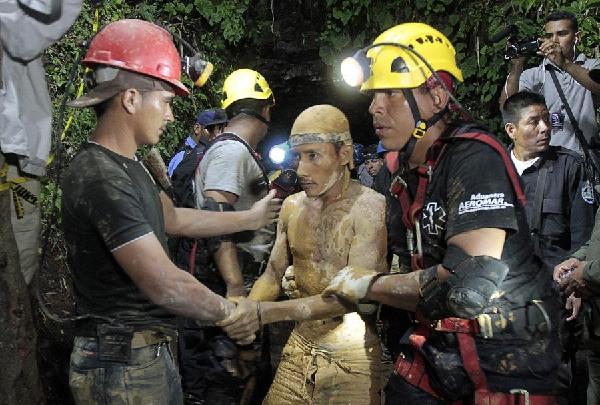 22 miners rescued from Nicaragua gold mine after landslide