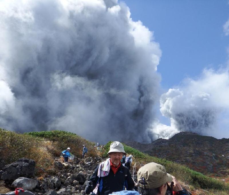 Mt. Ontake erupts, one killed