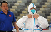 Cameron to chair Ebola meeting as virus reaches Europe
