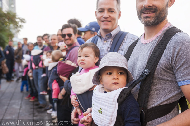Dads Group celebrates International Babywearing Week