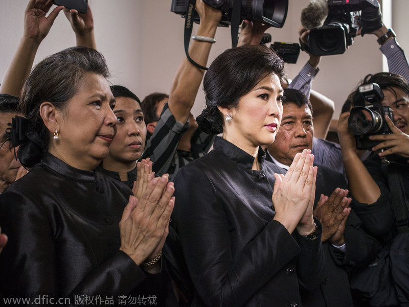 Yingluck attends Red Shirt leader's cremation