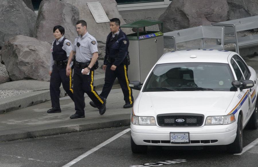 Airport beefs up security after Ottawa shootings