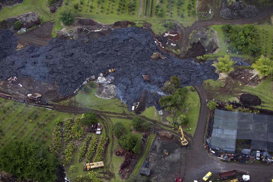 Hawaii lava crosses residential property