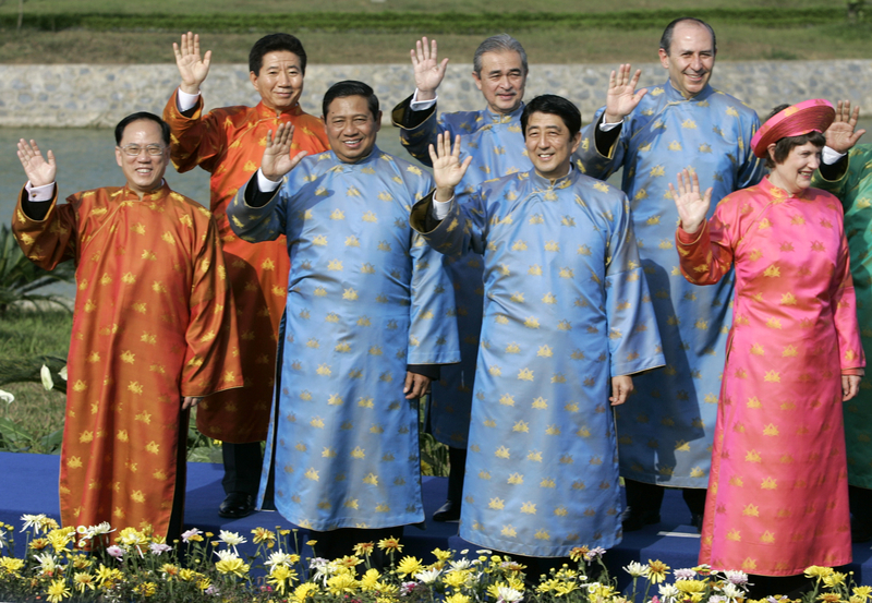 Traditional costumes add color to APEC