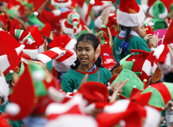 Santa's little helpers break world record in Bangkok